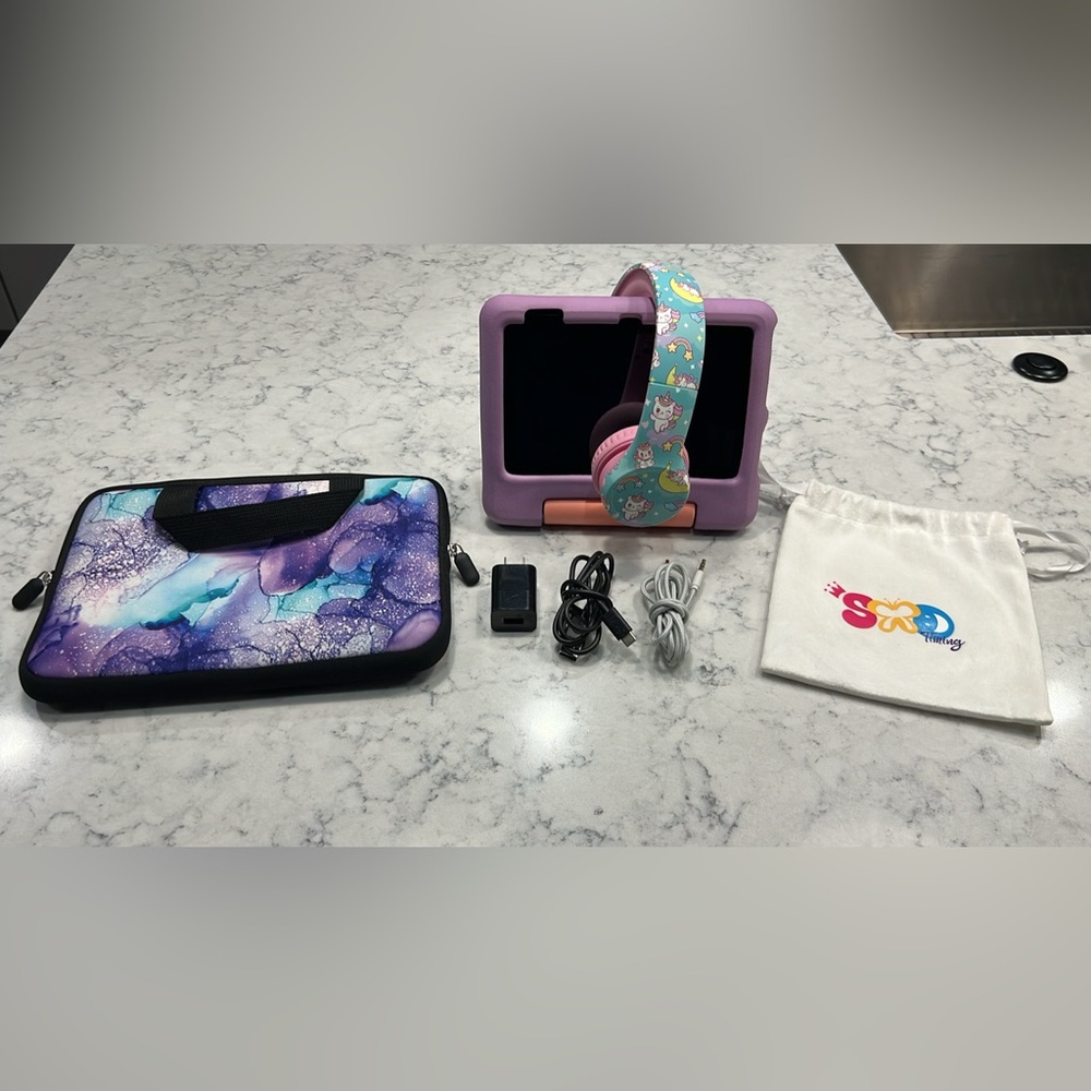 Amazon Fire 7 Kids Tablet Bundle with Protective Case & Carrier + Headphones